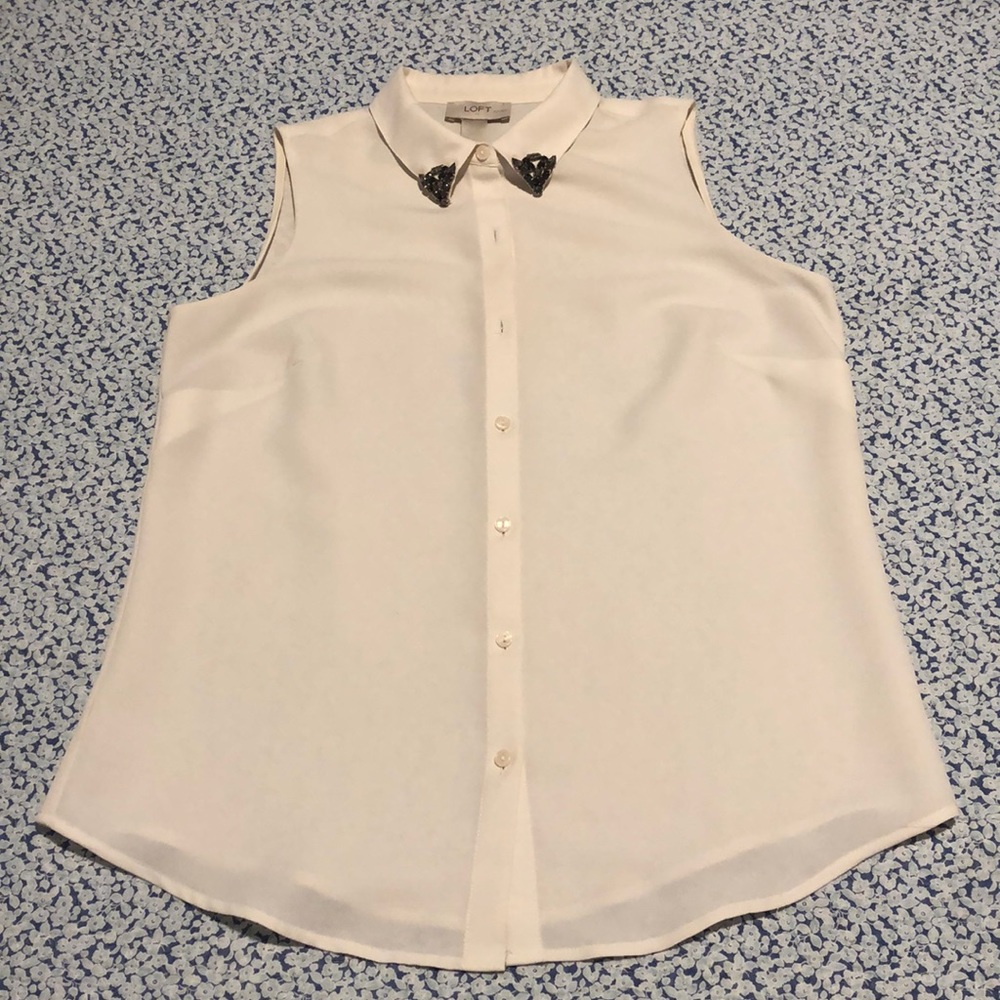 Anne Taylor LOFT White Bejeweled Collared Button-down Tank Size: SP